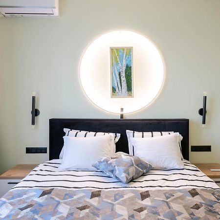 Urban Charm & Comfort - Chic 2Bd In Prime Location By Flat Mаnager София Екстериор снимка