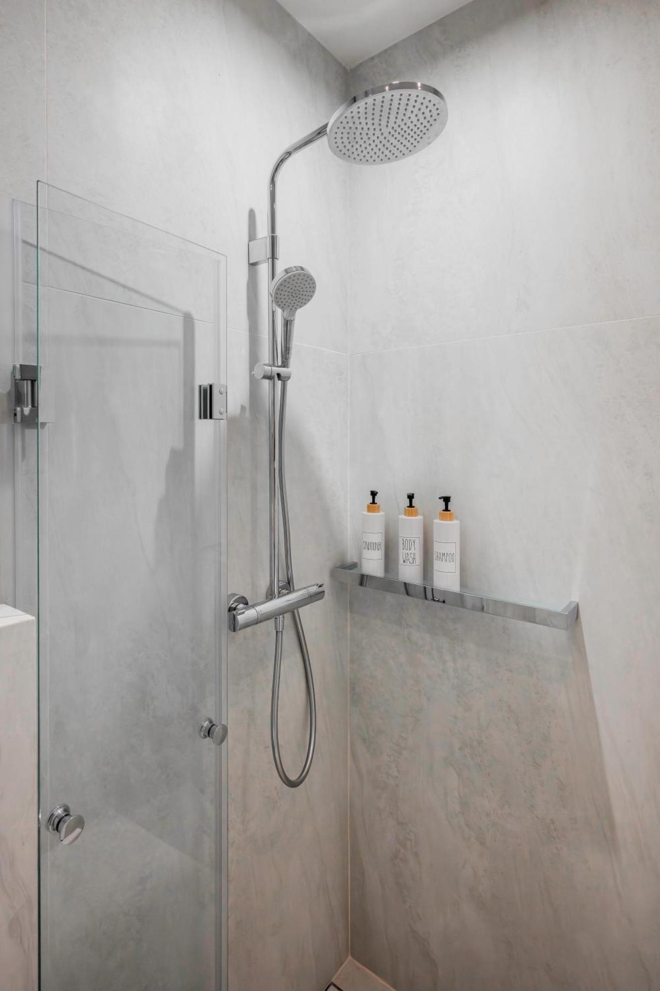 Urban Charm & Comfort - Chic 2Bd In Prime Location By Flat Mаnager София Екстериор снимка