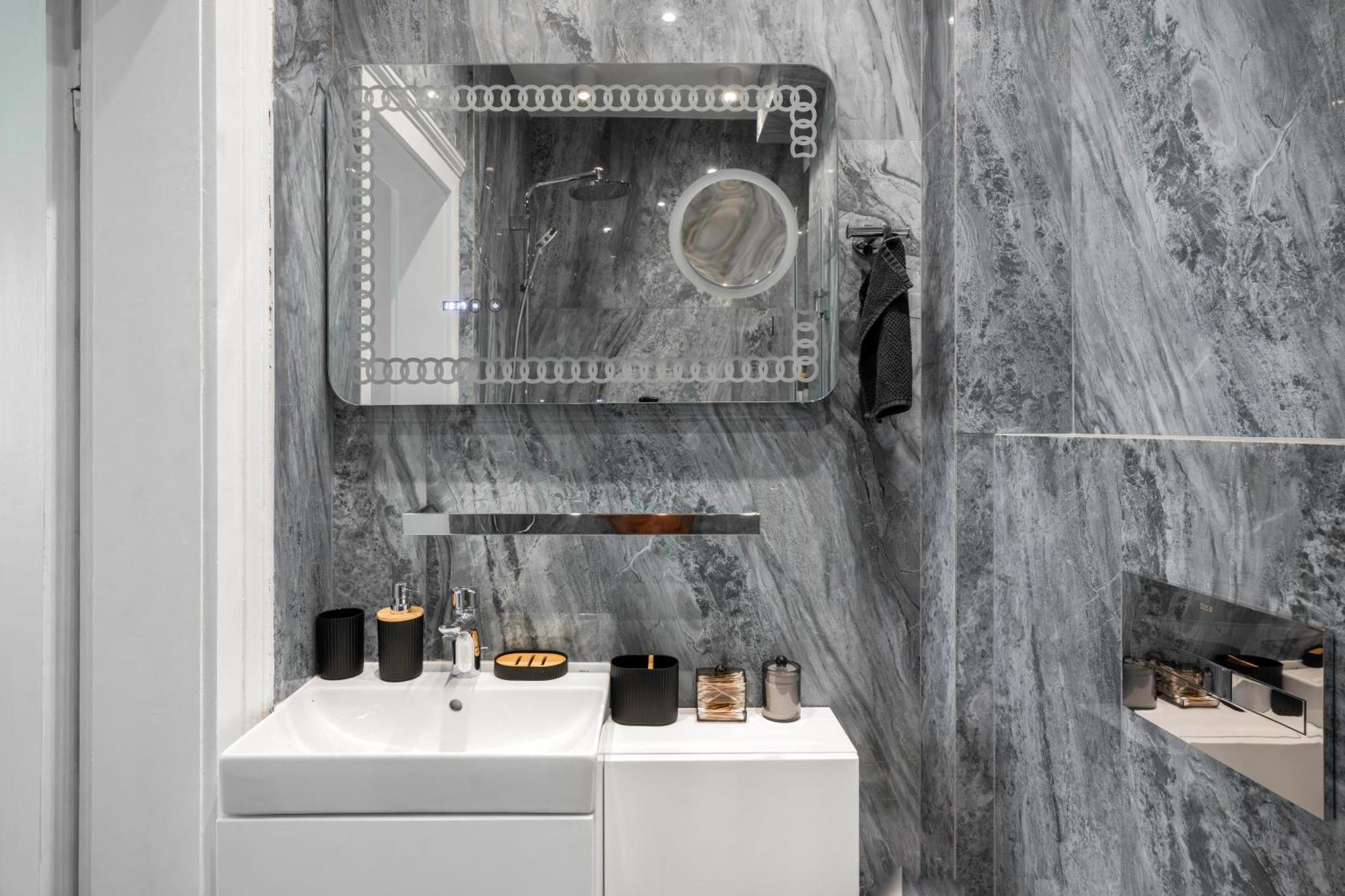 Urban Charm & Comfort - Chic 2Bd In Prime Location By Flat Mаnager София Екстериор снимка